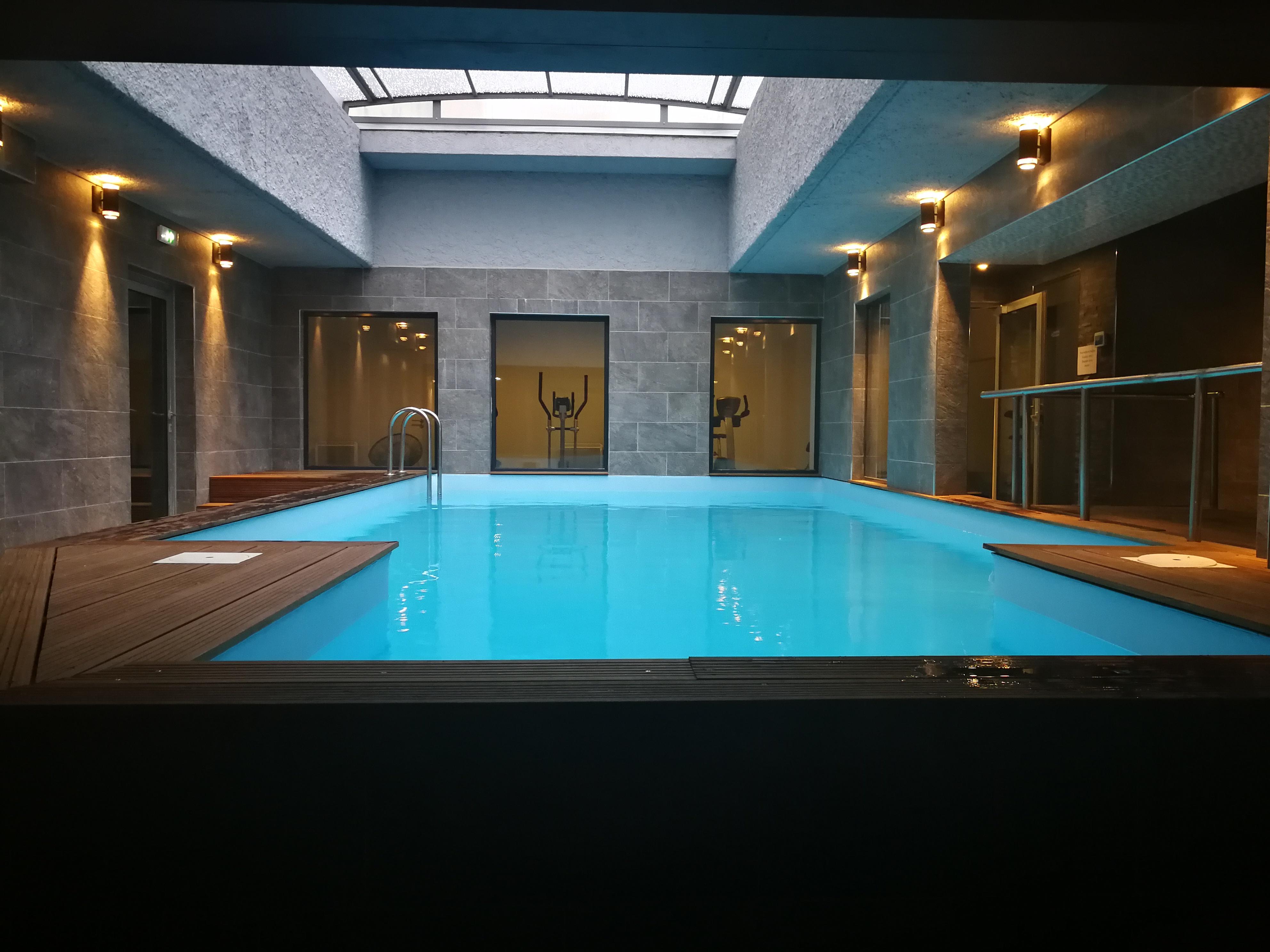 Hotel Brise De Mer - Piscine Interieure & Exterieure Saint-Raphaël Exterior foto