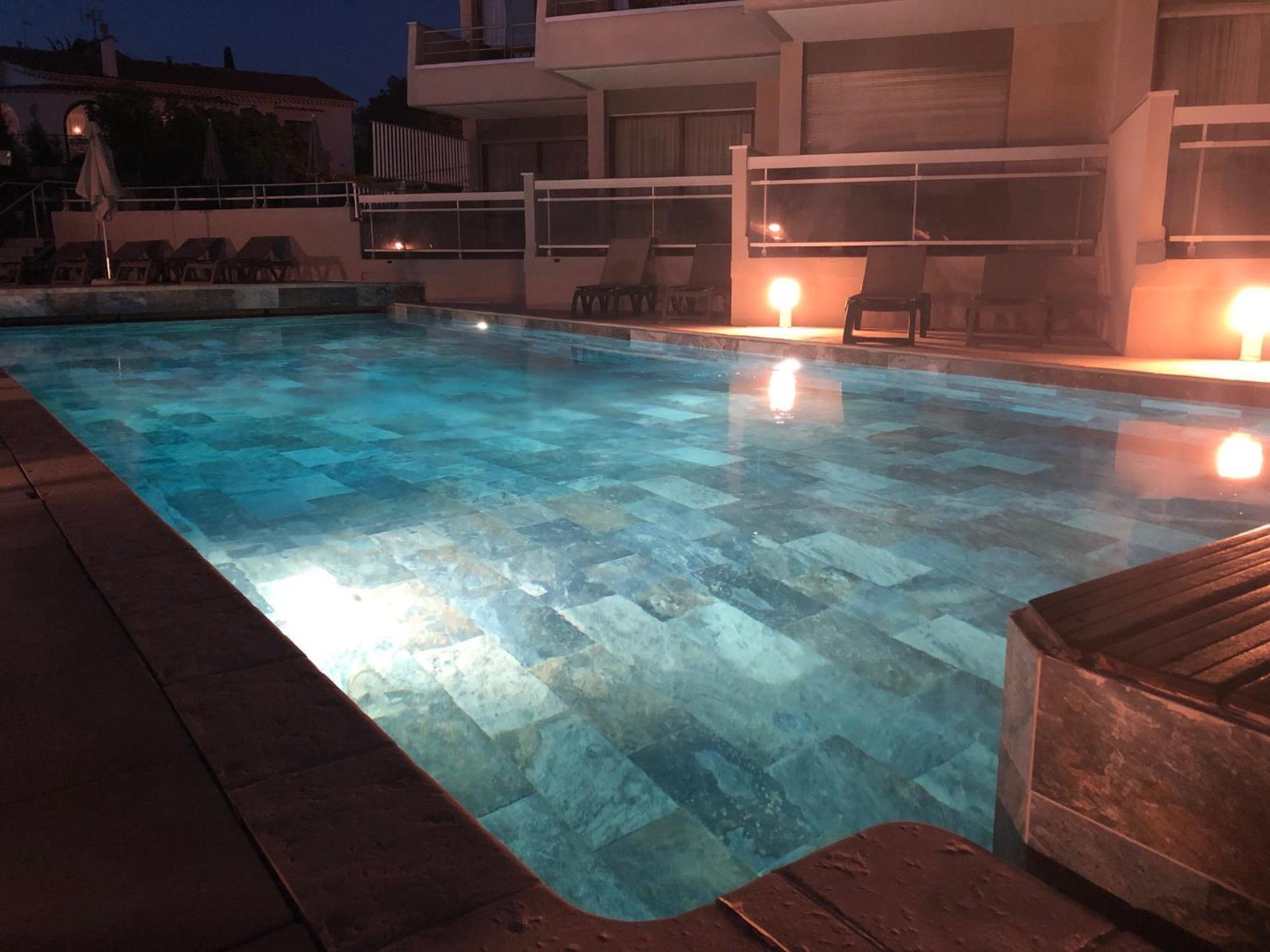 Hotel Brise De Mer - Piscine Interieure & Exterieure Saint-Raphaël Exterior foto