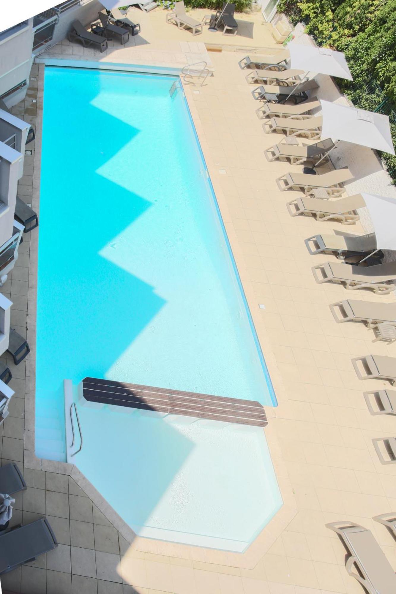Hotel Brise De Mer - Piscine Interieure & Exterieure Saint-Raphaël Exterior foto